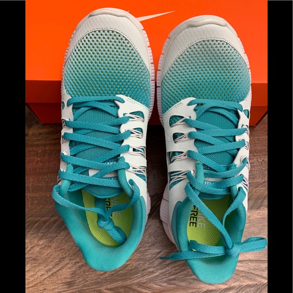 FINAL SALE Nike Free - Picture 3 of 5